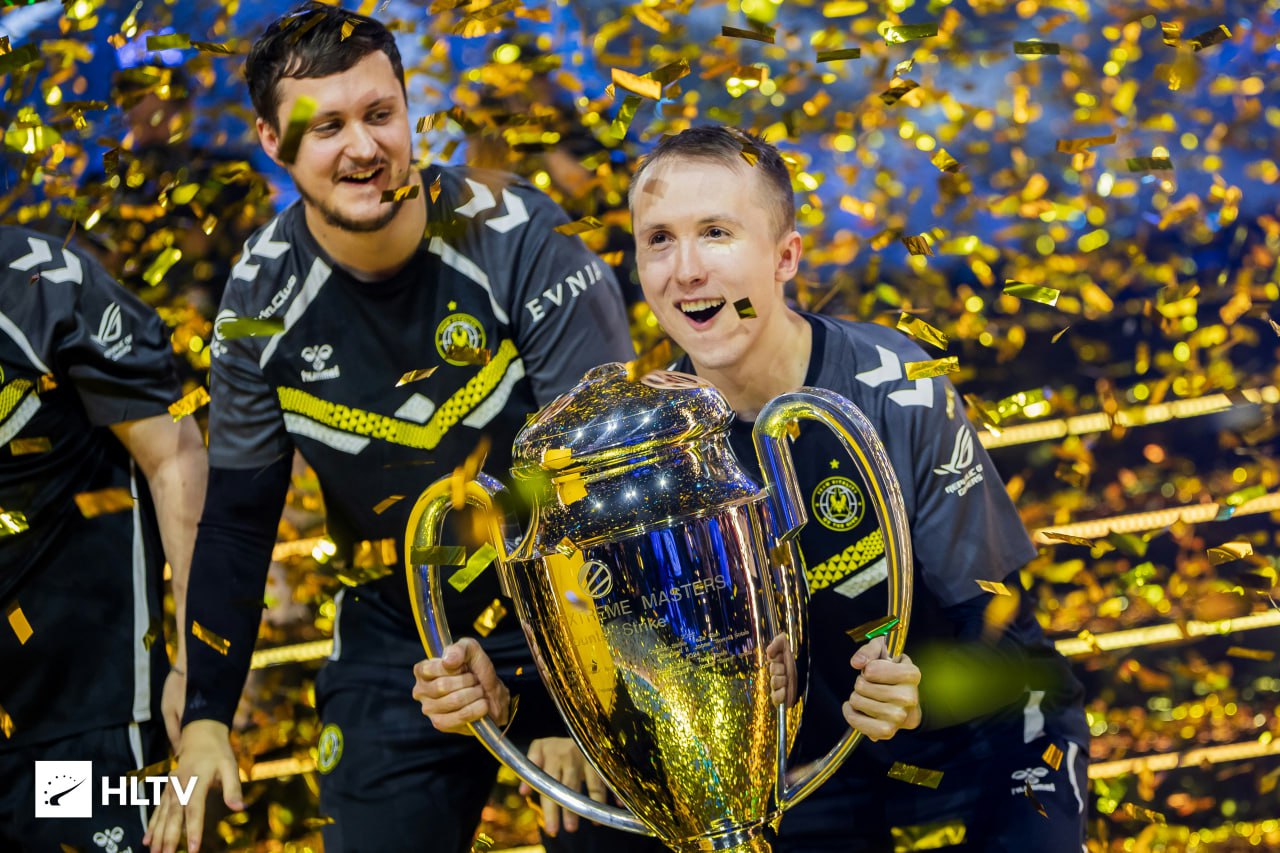 ropz and IEM Katowice 2025 trophy / Photo: HLTV
