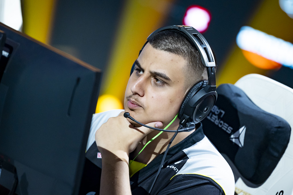 Makazze at the Esports World Cup 2025 with NAVI