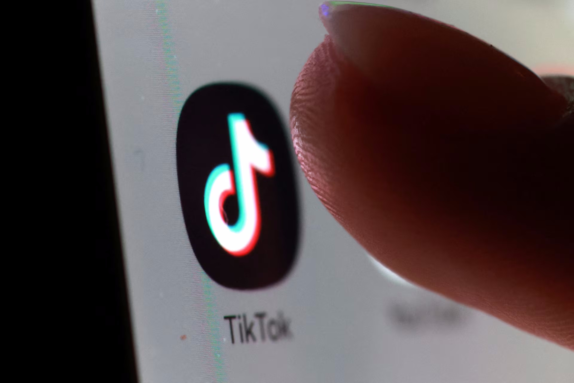 Global TikTok Rules 2026: Age Bans, Regional Restrictions, and New Laws